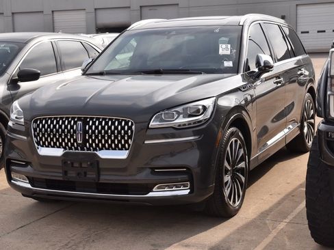 Used 2020 Lincoln Aviator Black Label Grand Touring w/ Class IV Trailer Tow Package image 2