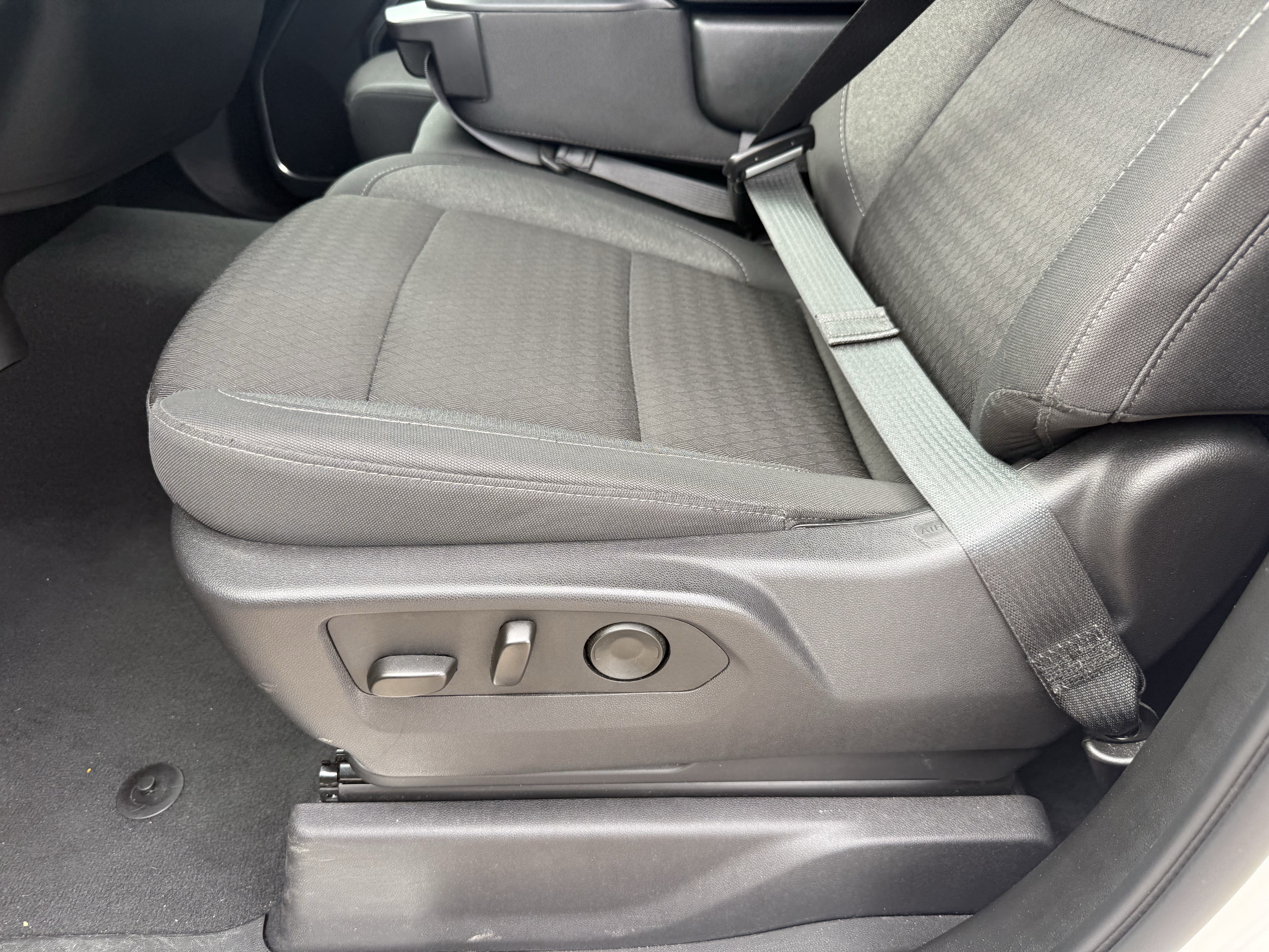 Used 2026 Chevrolet Silverado 1500 LT AWD/4WD image 27