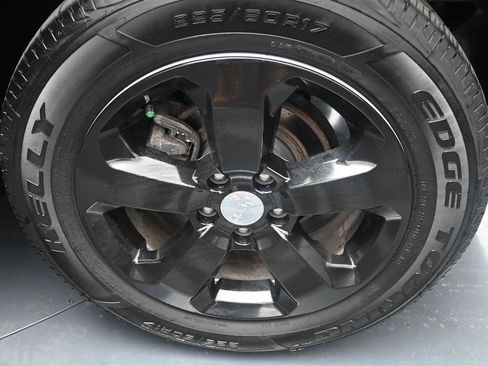 Used 2019 Jeep Compass Latitude AWD/4WD image 18