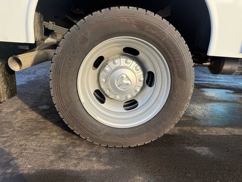 New 2024 RAM 5500 Tradesman image 30