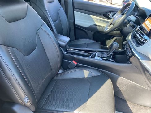 Used 2022 Jeep Compass Limited w/ Sun and Sound Group image 9