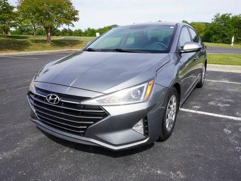 Used 2019 Hyundai Elantra SE FWD image 7
