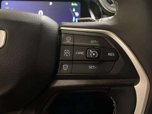 Used 2022 Jeep Grand Cherokee Limited 4xe w/ Luxury Tech Group II AWD/4WD image 59