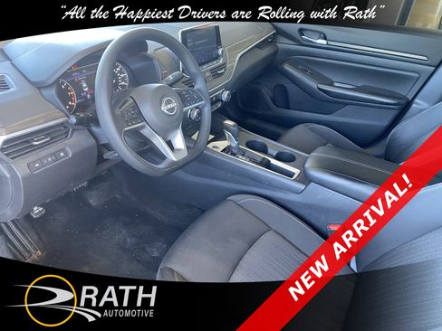 Used 2021 Nissan Frontier SV w/ Midnight Edition Floor Mats RWD image 11
