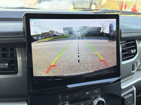 Used 2024 Ford Expedition Max XLT image 17