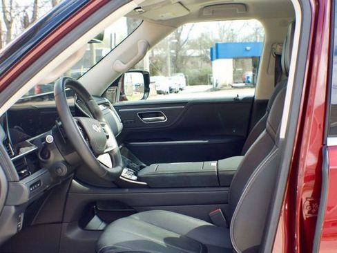 Used 2025 INFINITI QX80 Sensory image 19