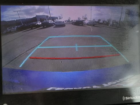 Used 2022 Toyota Prius L Eco image 3