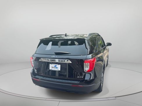 Used 2023 Ford Explorer XLT AWD/4WD image 6