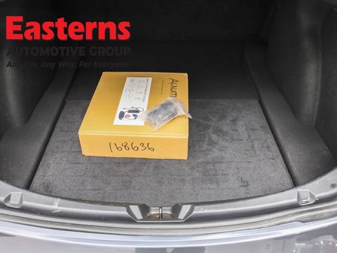 Used 2023 Tesla Model 3 Standard Range image 9