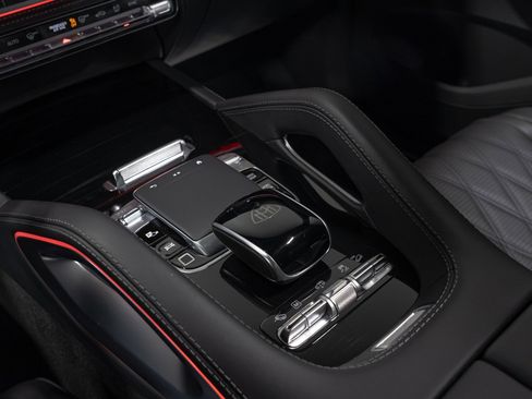 Used 2025 Mercedes-Benz Maybach GLS 600 4MATIC image 56