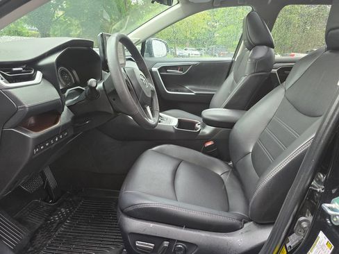 Used 2024 Toyota RAV4 Limited w/ Advanced Technology Package AWD/4WD image 17