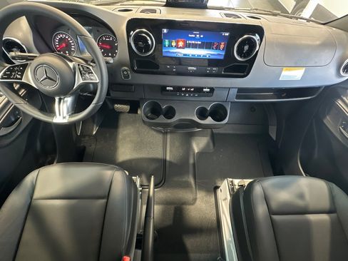 New 2025 Mercedes-Benz Sprinter 2500 image 12