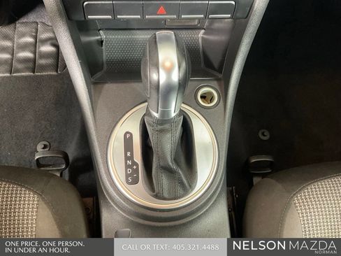 Used 2018 Volkswagen Beetle 2.0T S FWD image 31