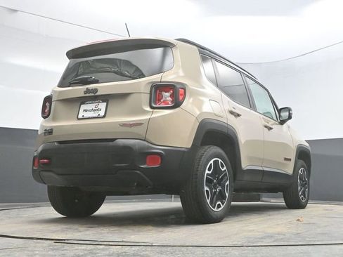 Used 2016 Jeep Renegade Trailhawk image 29