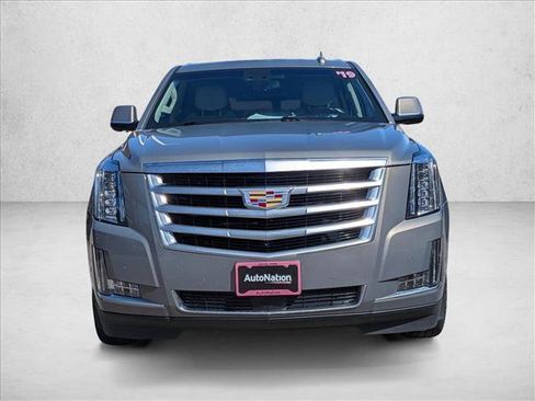 Used 2019 Cadillac Escalade Premium Luxury AWD/4WD image 2