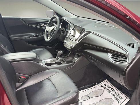 Used 2016 Chevrolet Malibu LT w/ Leather Package FWD image 9