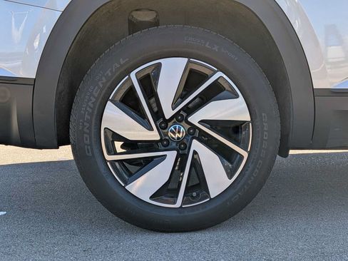 Used 2024 Volkswagen Atlas SE AWD/4WD image 12