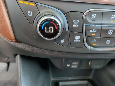 Used 2021 Chevrolet Traverse High Country w/ LPO, Floor Liner Package AWD/4WD image 28