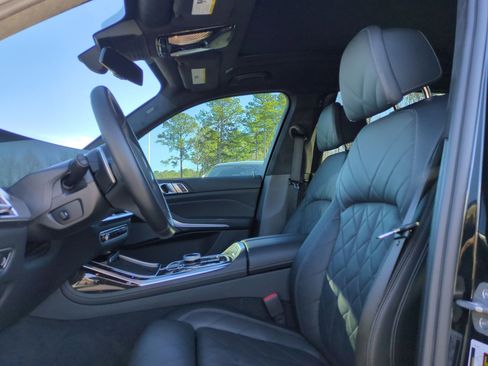Certified 2023 BMW X7 xDrive40i w/ Executive Package image 15