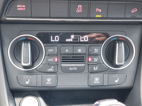 Used 2018 Audi Q3 2.0T Premium Plus w/ S Line Competition Package image 29