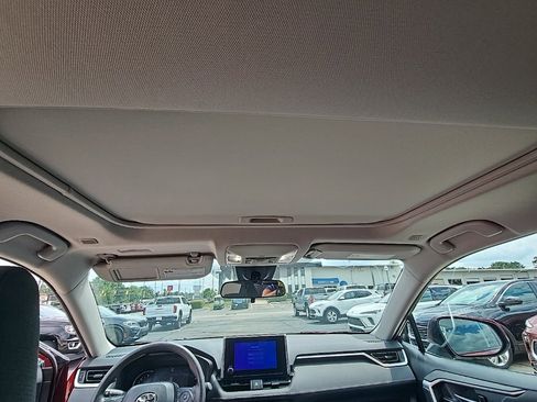 Used 2024 Toyota RAV4 XLE w/ Convenience Package image 15
