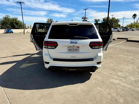 Used 2014 Jeep Grand Cherokee SRT8 w/ Luxury Group II AWD/4WD image 40