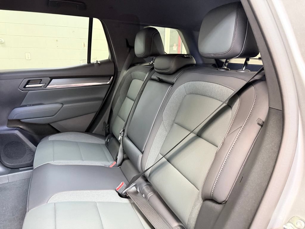 New 2026 GMC Terrain AT4 w/ Technology Package II AWD/4WD image 23