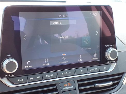 Used 2025 Nissan Altima 2.5 SV FWD image 13