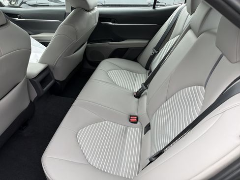 Used 2024 Toyota Camry SE image 21
