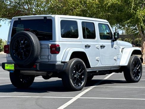 Used 2024 Jeep Wrangler Unlimited Sahara AWD/4WD image 11
