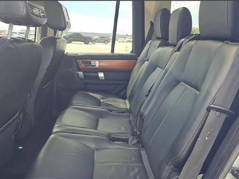 Used 2011 Land Rover LR4 HSE image 3