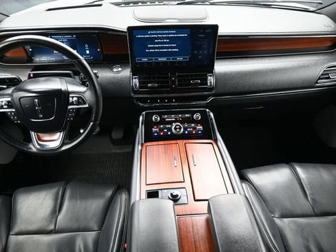 Used 2023 Lincoln Navigator Reserve RWD image 11
