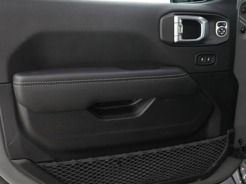 Used 2023 Jeep Wrangler Unlimited Sahara w/ Cold Weather Group image 17