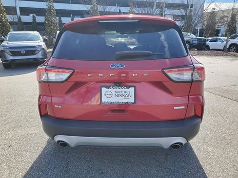 Used 2020 Ford Escape SE image 4