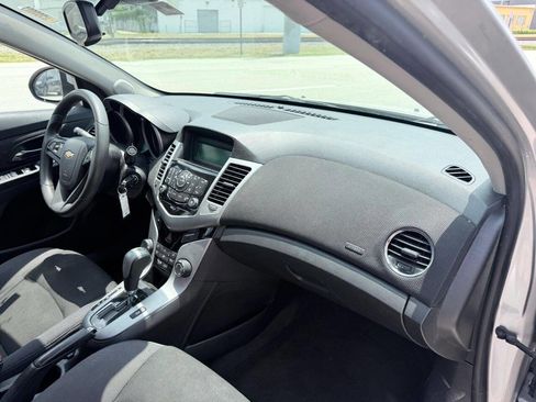 Used 2015 Chevrolet Cruze LT FWD image 19