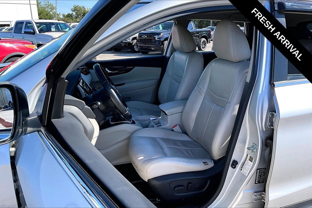 Used 2020 Nissan Rogue Sport SV w/ All-Weather Package FWD image 6