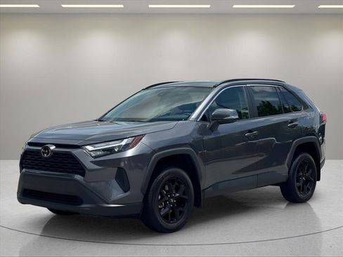 Used 2025 Toyota RAV4 XLE FWD image 1