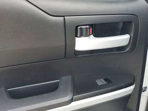 Used 2018 Toyota Tundra SR5 image 44