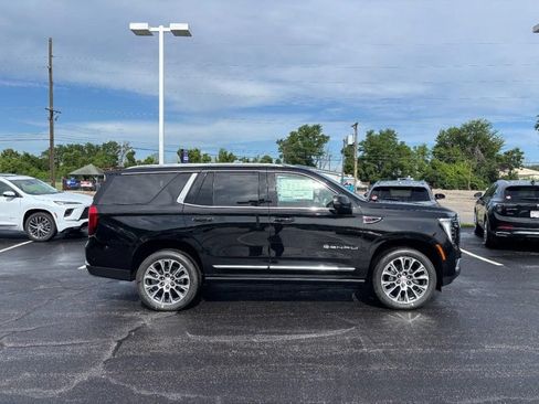 New 2026 GMC Yukon Denali w/ Sun & Power Step Package AWD/4WD image 2
