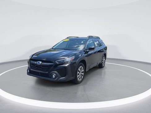 Used 2023 Subaru Outback Premium AWD/4WD image 3