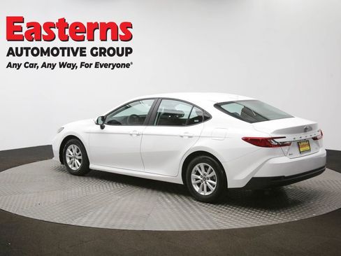 Used 2025 Toyota Camry LE image 62