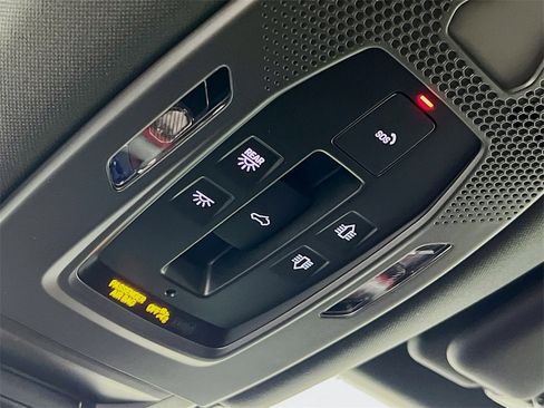 New 2026 Porsche Cayenne Base image 14