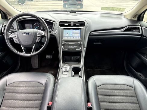 Used 2018 Ford Fusion SE w/ Equipment Group 601A image 8