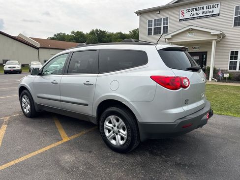 Used 2012 Chevrolet Traverse LS FWD image 8