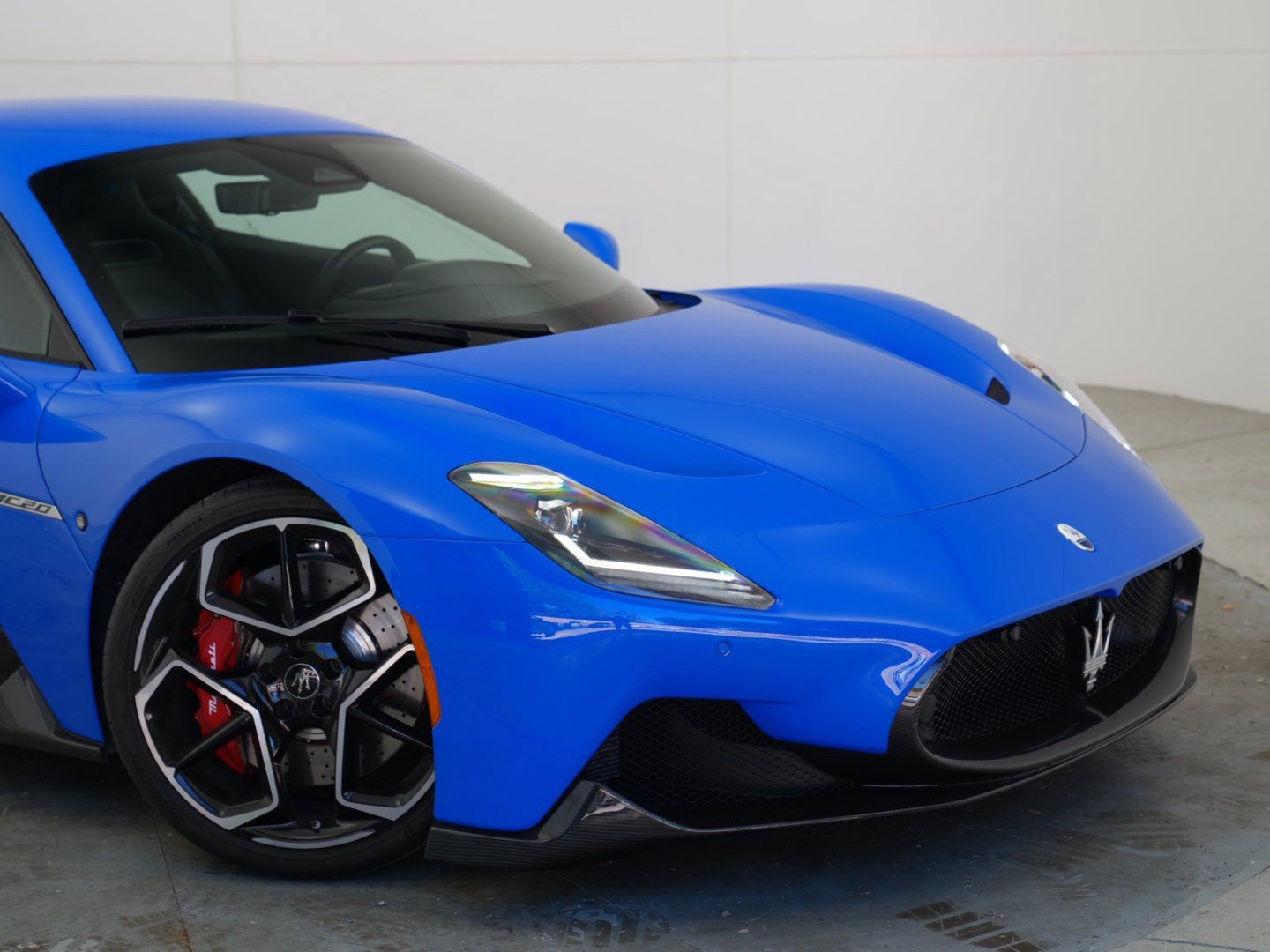 Used 2023 Maserati MC20 Coupe RWD image 2