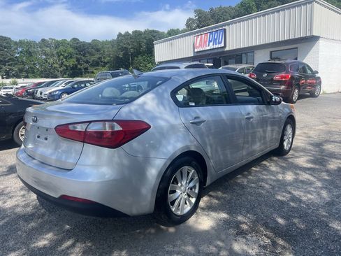 Used 2014 Kia Forte LX w/ Popular Package FWD image 4