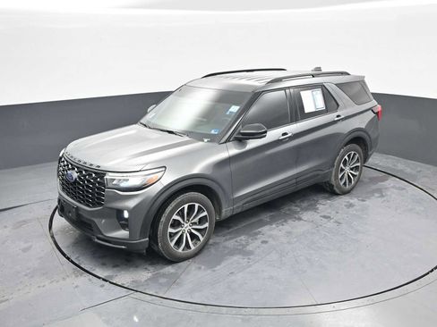 Used 2025 Ford Explorer ST-Line image 29