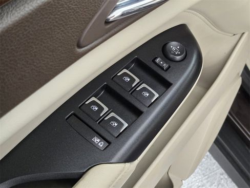 Used 2015 Cadillac SRX Luxury w/ Driver Awareness Package image 25