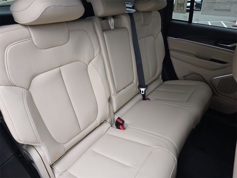 New 2026 Jeep Grand Cherokee Limited image 11