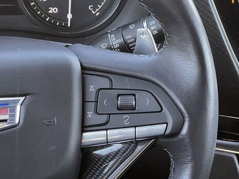 Certified 2022 Cadillac XT6 Sport w/ Technology Package image 15